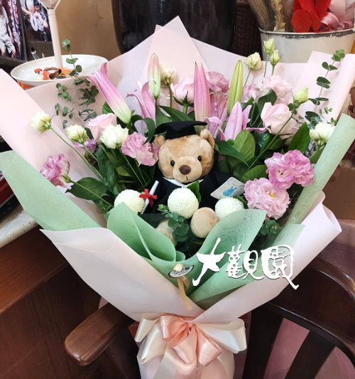 純潔友誼 百合玫瑰畢業花束 南投埔里大觀園